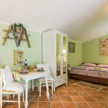 Ivano Apartment *